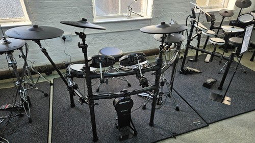 Roland 513 drums boxed - td-513,